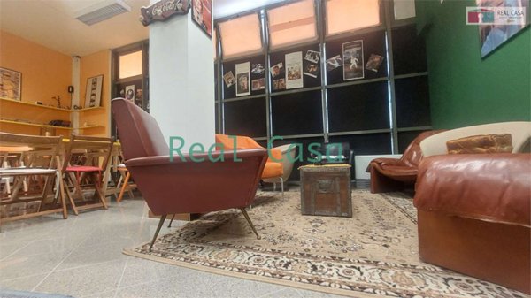 locale commerciale in vendita a Modena in zona Buon Pastore