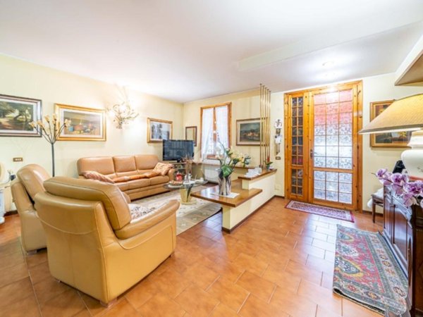 casa indipendente in vendita a Modena in zona Madonnina / Quattro Ville