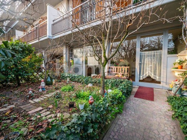 casa indipendente in vendita a Modena in zona Baggiovara