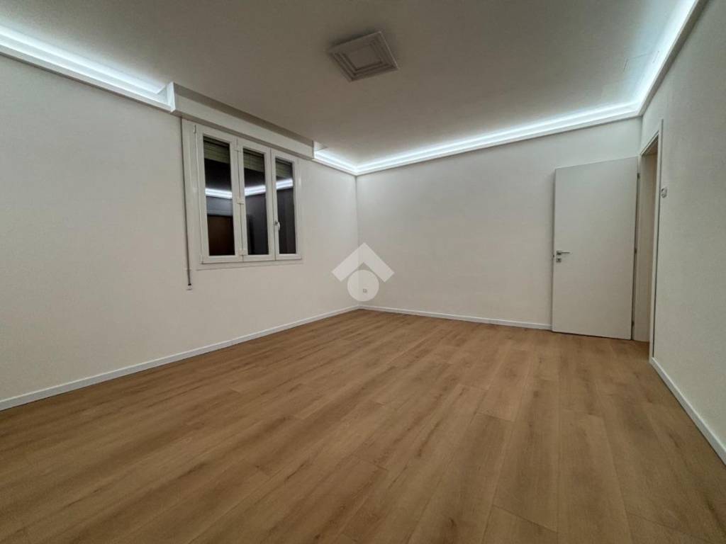 appartamento in vendita a Modena in zona San Lazzaro / Modena Est