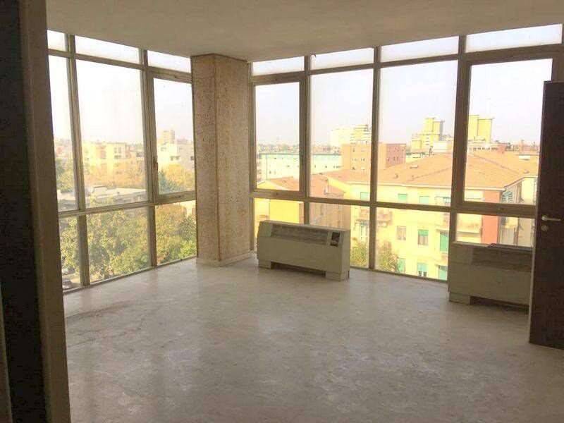 ufficio in vendita a Modena in zona San Faustino