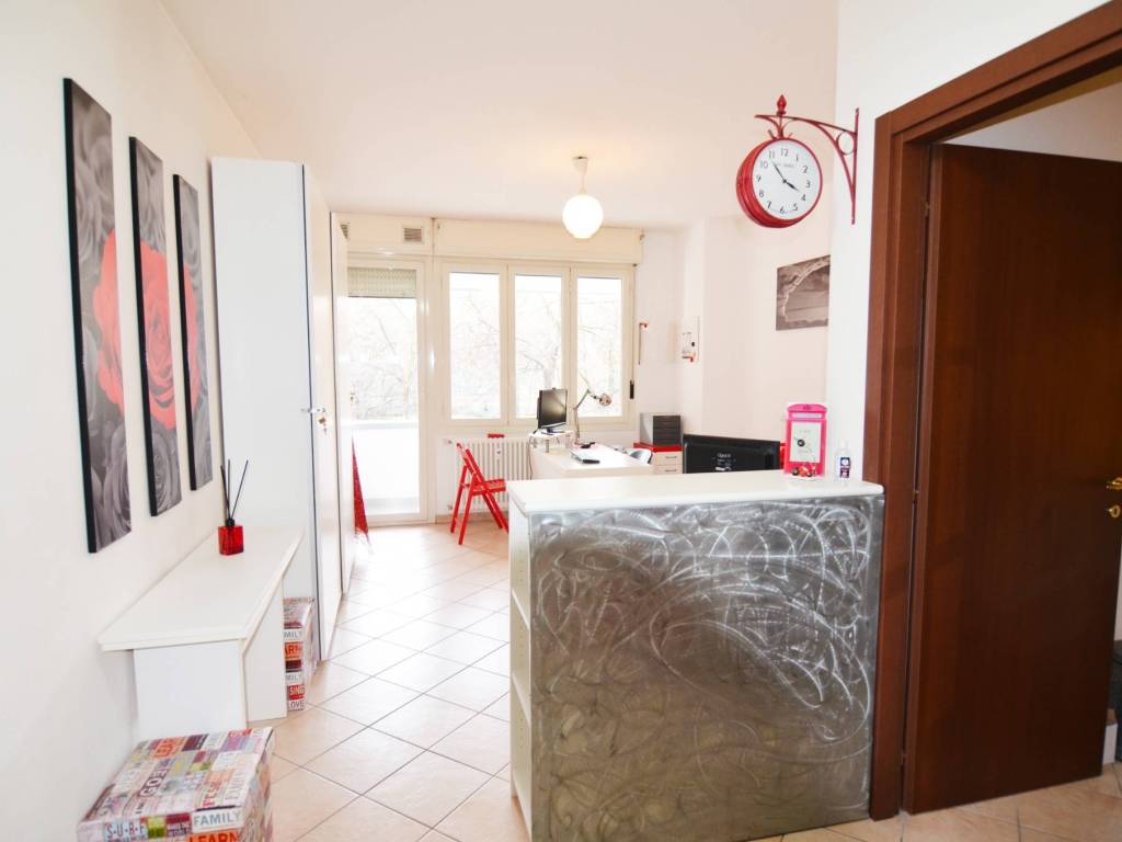 ufficio in vendita a Modena in zona San Lazzaro / Modena Est