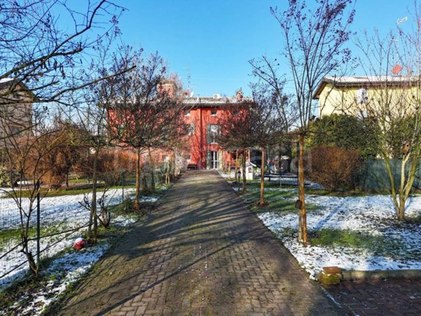 casa indipendente in vendita a Modena in zona Paganine
