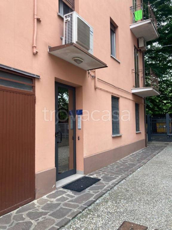 appartamento in vendita a Modena in zona Crocetta