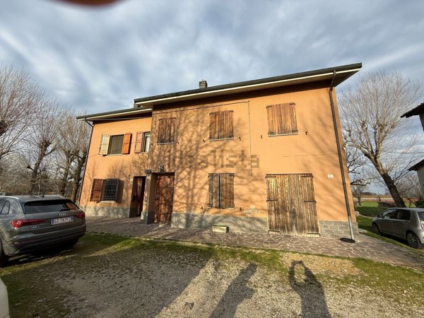 casa indipendente in vendita a Modena