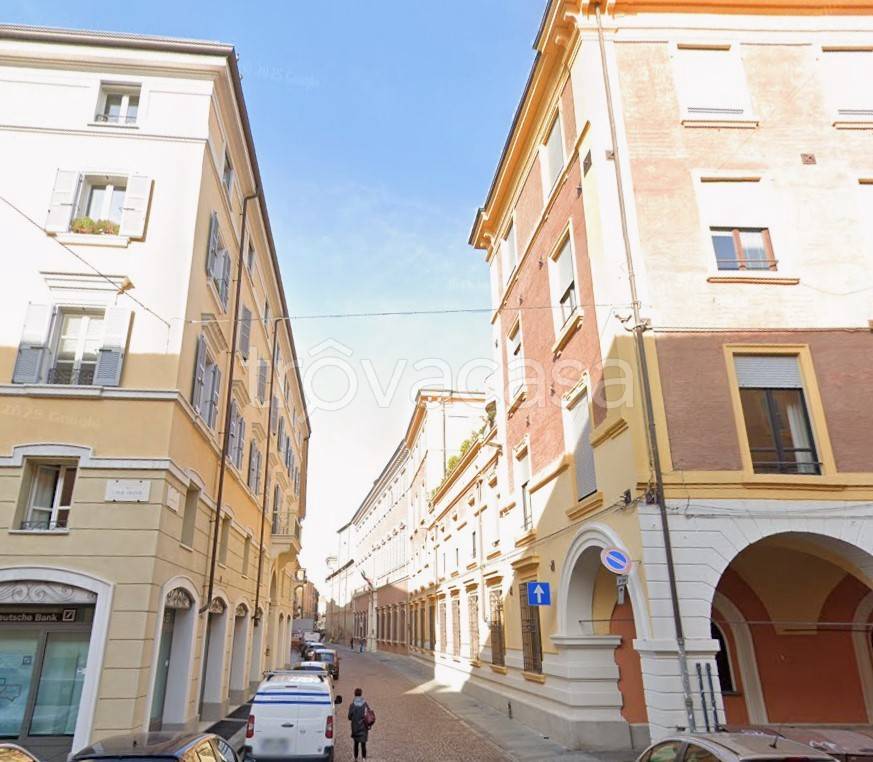 appartamento in vendita a Modena in zona Centro Storico