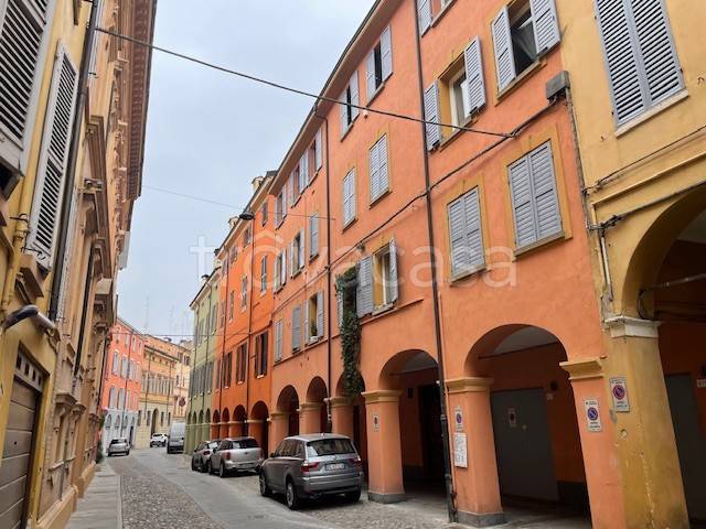 appartamento in vendita a Modena in zona Centro Storico