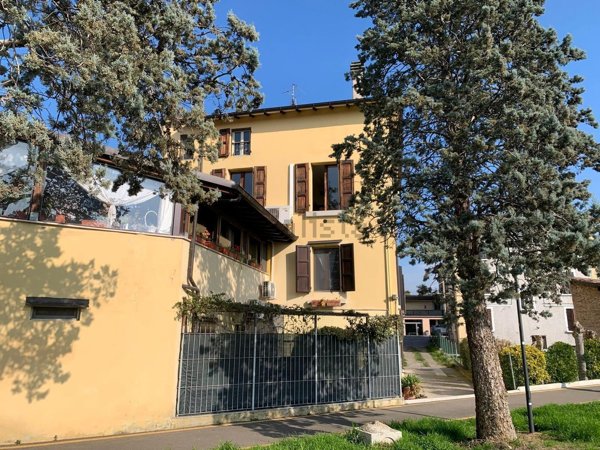 appartamento in vendita a Modena in zona Madonnina / Quattro Ville