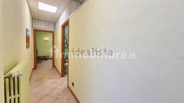 locale commerciale in vendita a Modena in zona Sant'Agnese