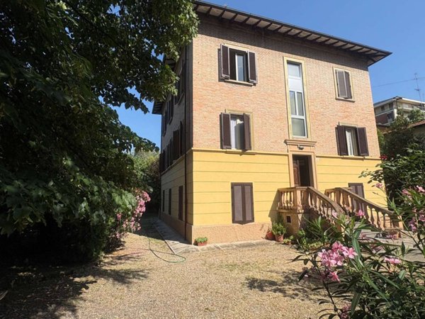 casa indipendente in vendita a Modena in zona San Damaso