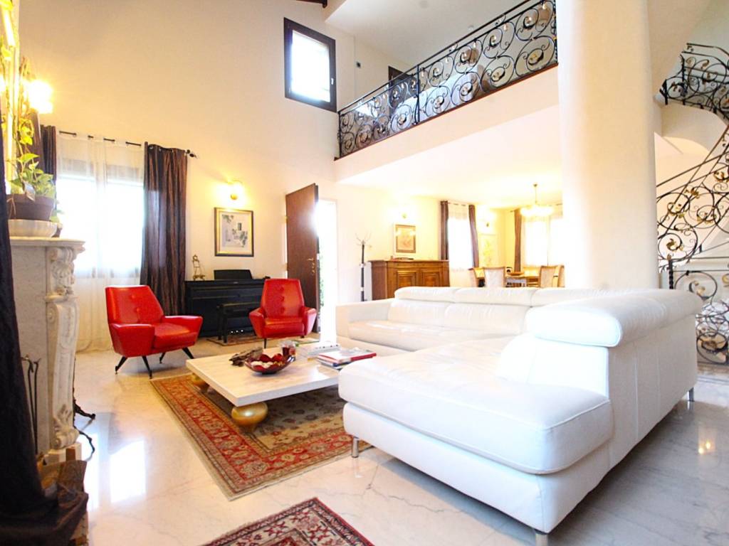 casa indipendente in vendita a Modena in zona Vaciglio