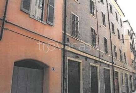 negozio in vendita a Modena in zona Centro Storico