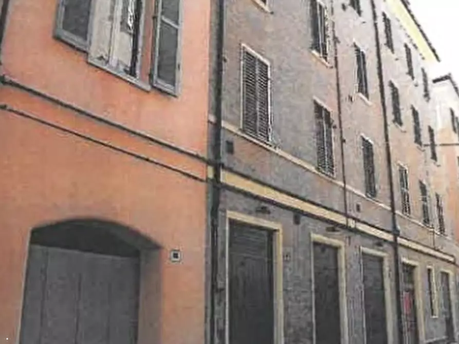 negozio in vendita a Modena in zona Centro Storico