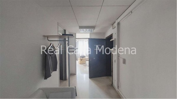 ufficio in vendita a Modena in zona San Faustino