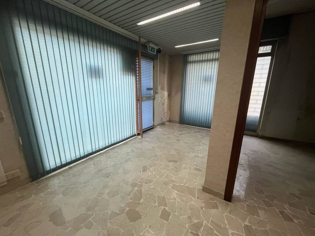 negozio in vendita a Modena in zona San Lazzaro / Modena Est