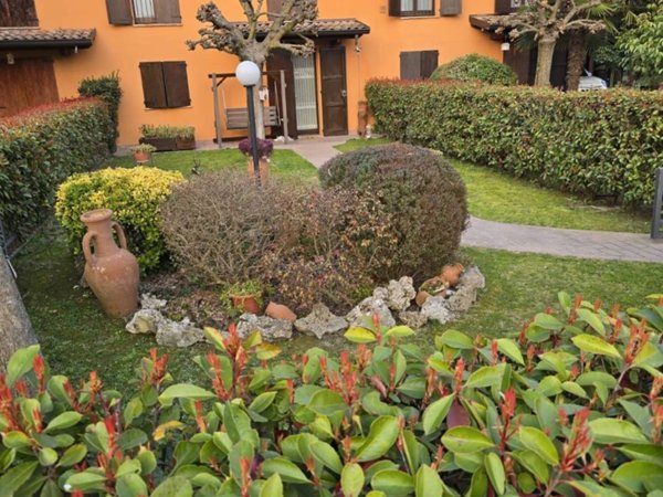 casa indipendente in vendita a Modena in zona San Lazzaro / Modena Est