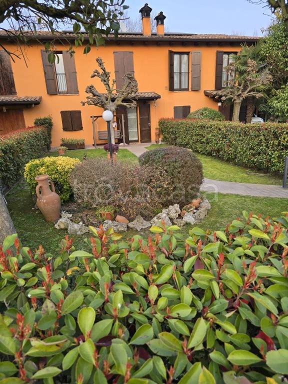 casa indipendente in vendita a Modena