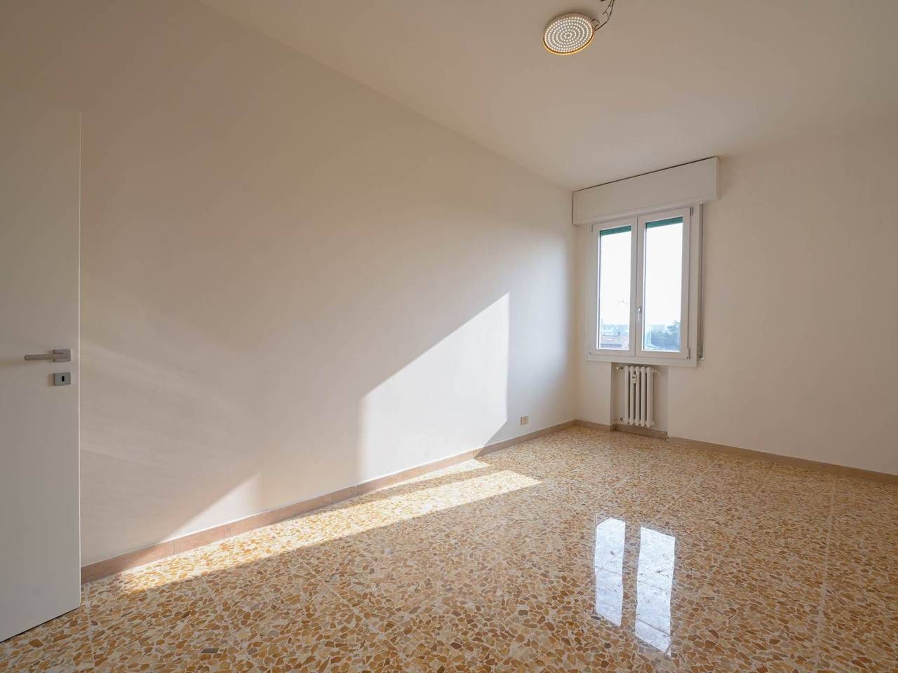 appartamento in vendita a Modena in zona San Lazzaro / Modena Est