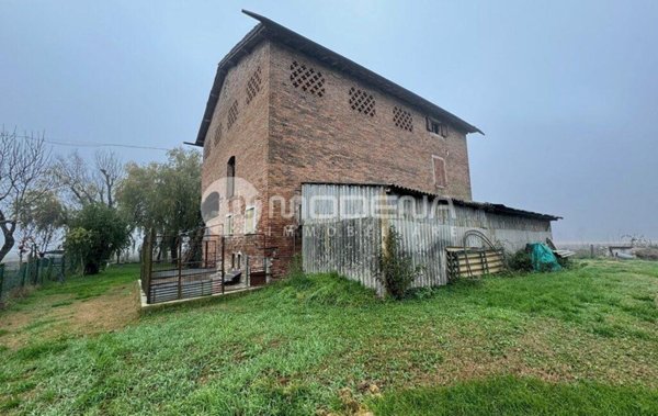 casa indipendente in vendita a Modena
