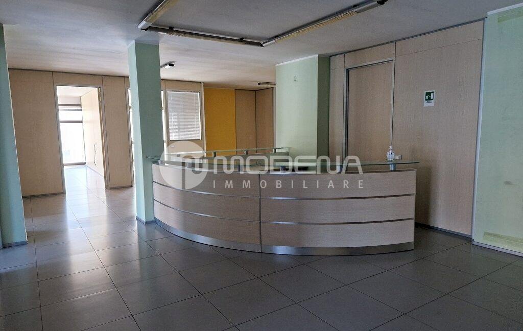 ufficio in vendita a Modena in zona San Faustino