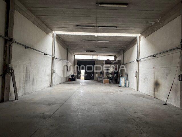 ufficio in vendita a Modena in zona San Damaso