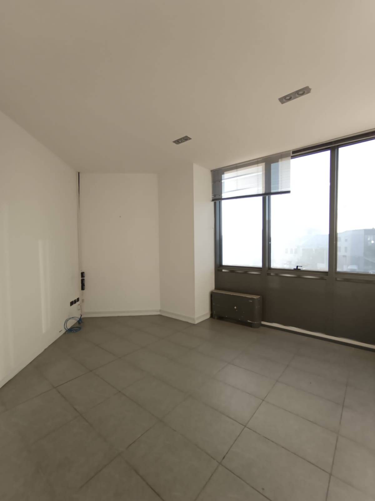 ufficio in vendita a Modena in zona San Lazzaro / Modena Est