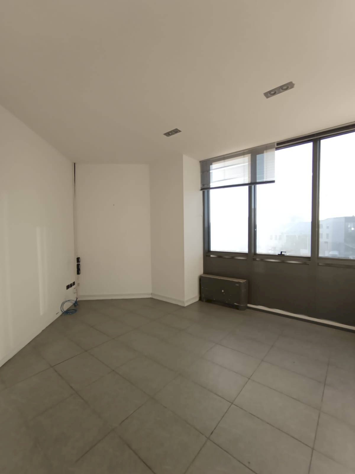 ufficio in vendita a Modena in zona Crocetta