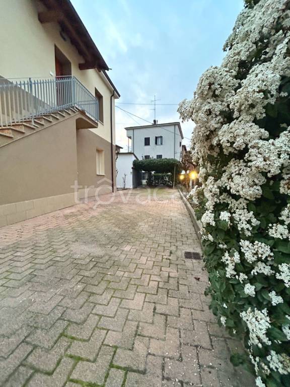 appartamento in vendita a Modena in zona Amendola