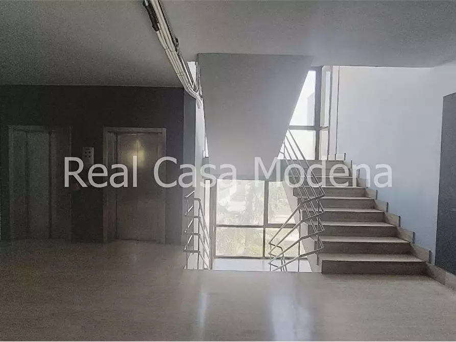 ufficio in vendita a Modena in zona San Faustino