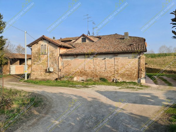 casa indipendente in vendita a Modena in zona Albareto