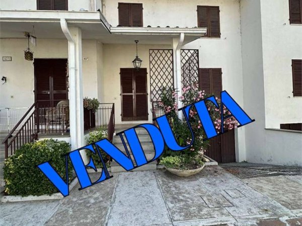 casa indipendente in vendita a Modena in zona Lesignana