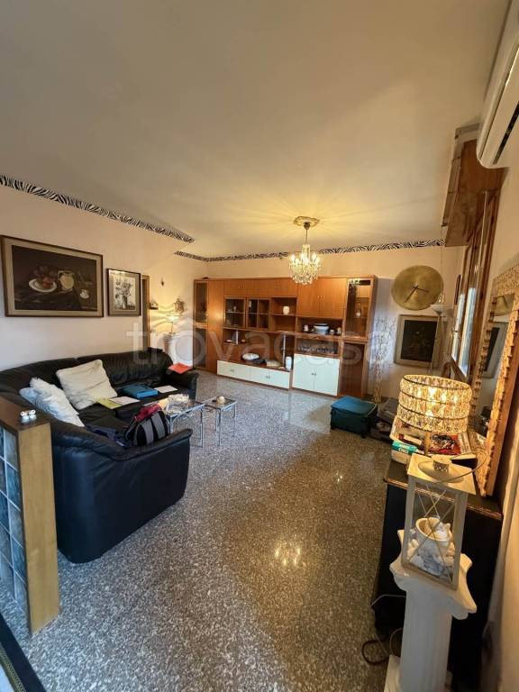 casa indipendente in vendita a Modena in zona San Lazzaro / Modena Est