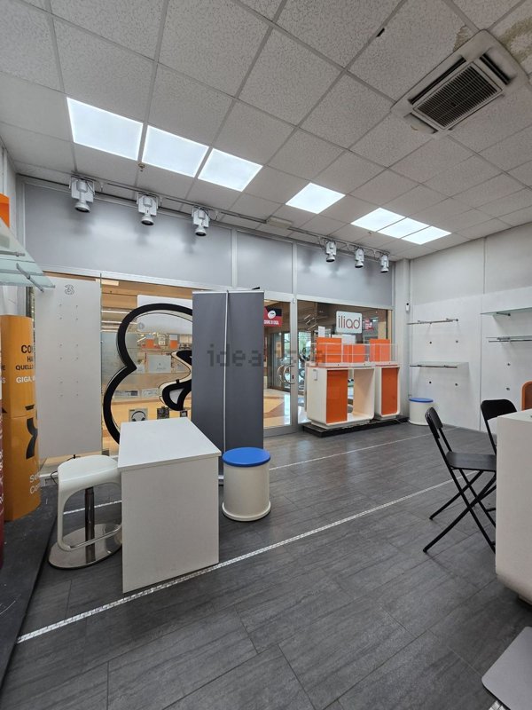 negozio in vendita a Modena