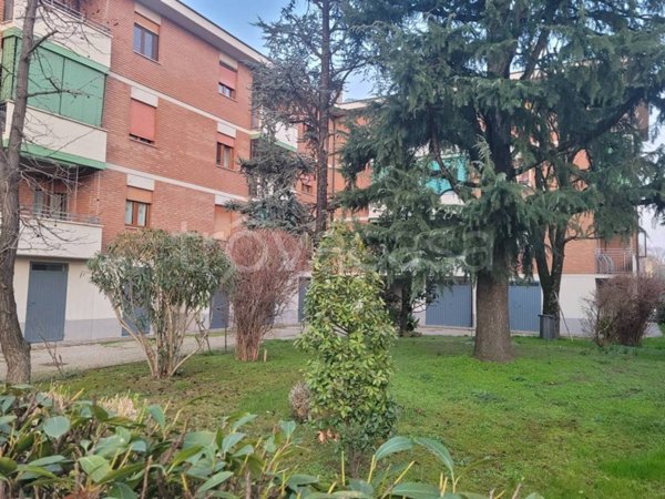 appartamento in vendita a Modena in zona Madonnina / Quattro Ville