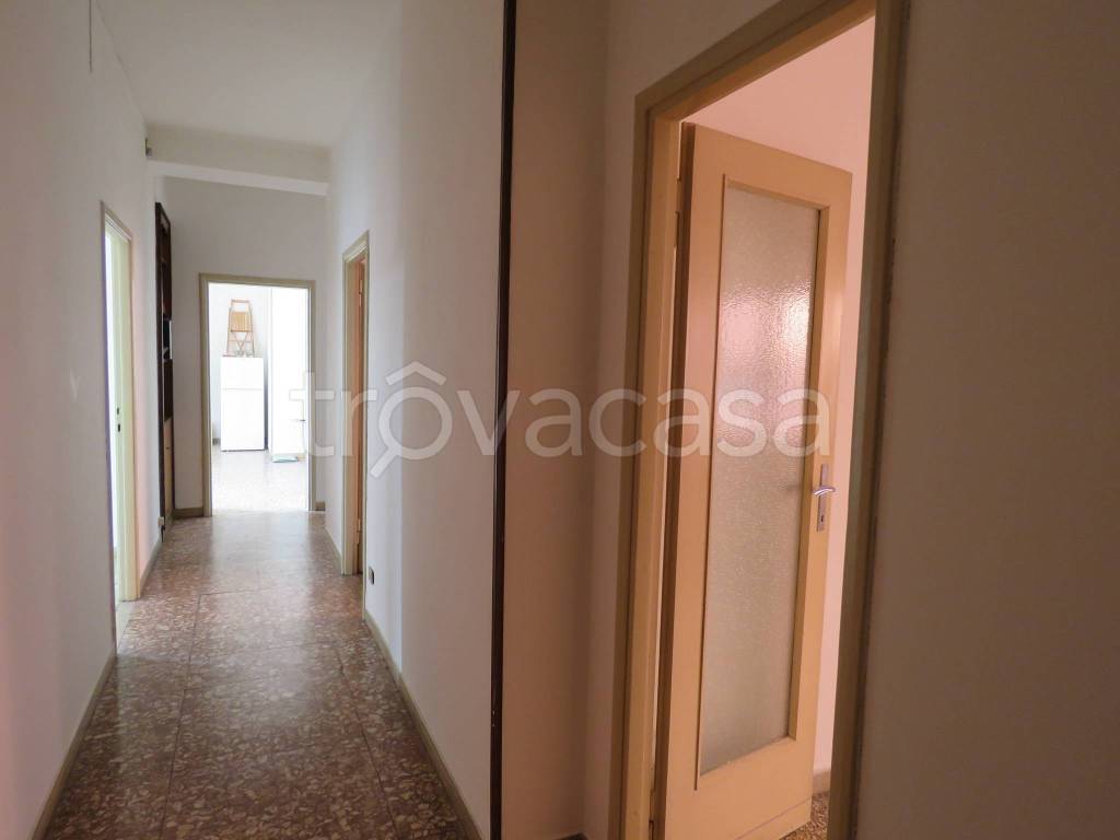 appartamento in vendita a Modena in zona Centro Storico