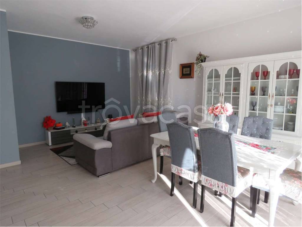 casa indipendente in vendita a Modena in zona Amendola