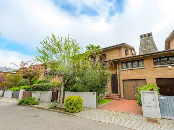 casa indipendente in vendita a Modena in zona San Lazzaro / Modena Est