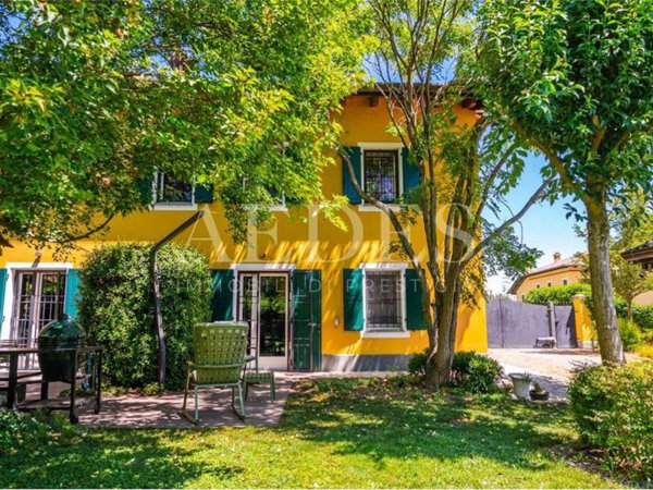 casa indipendente in vendita a Modena in zona Cognento