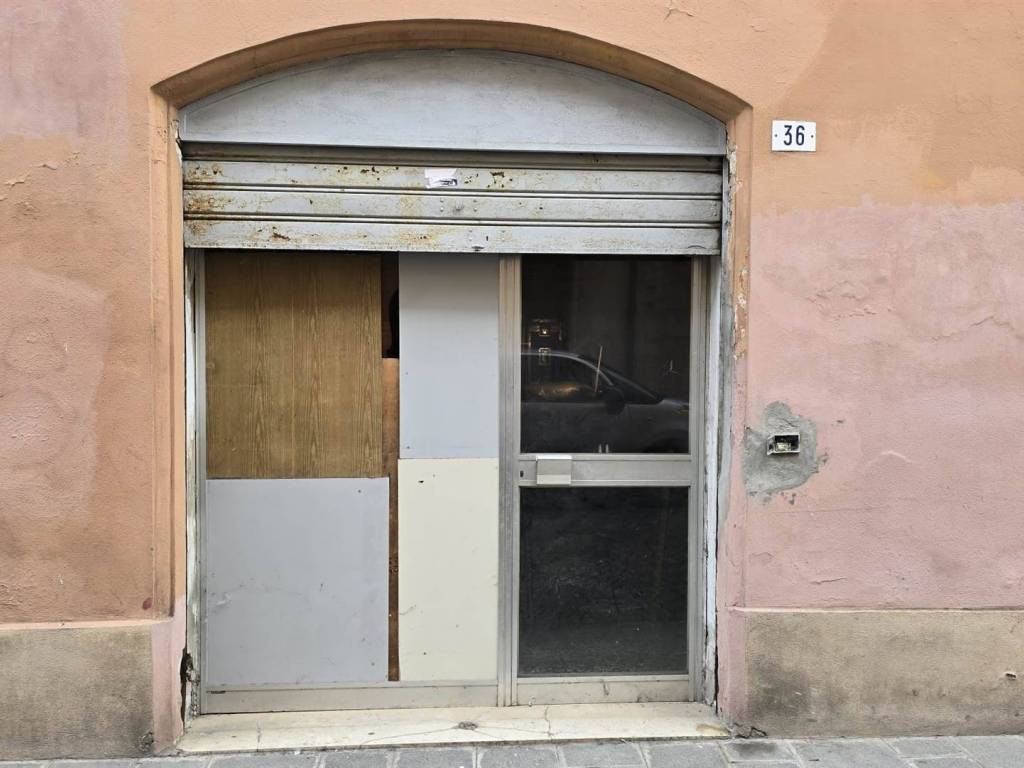 negozio in vendita a Modena in zona Centro Storico