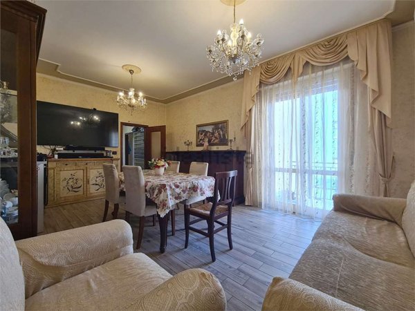 appartamento in vendita a Modena in zona Crocetta