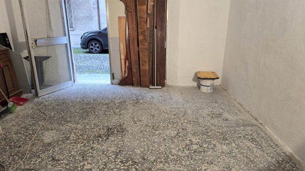 negozio in vendita a Modena in zona Centro Storico