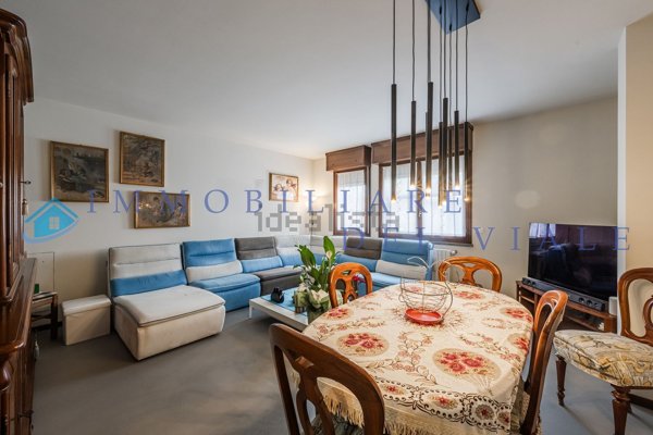 appartamento in vendita a Modena in zona Crocetta