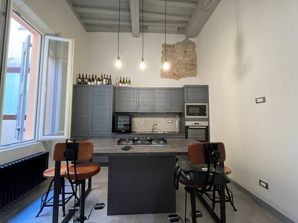 appartamento in vendita a Modena in zona Centro Storico