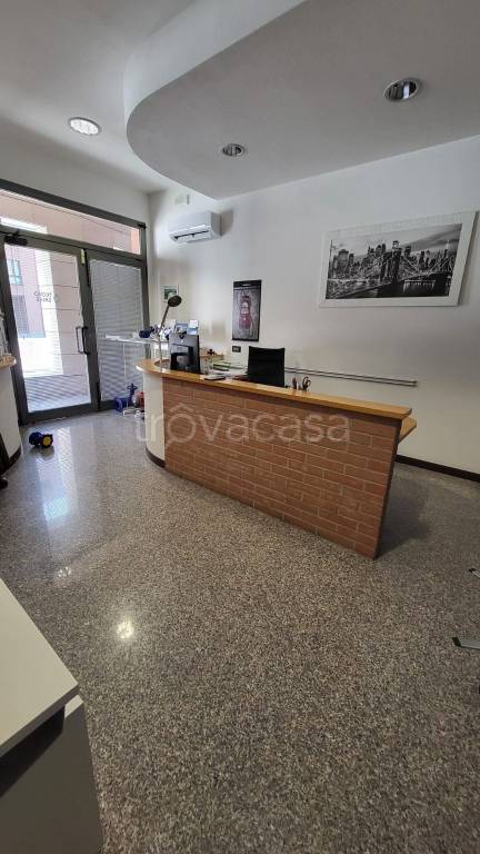 negozio in vendita a Modena in zona San Faustino