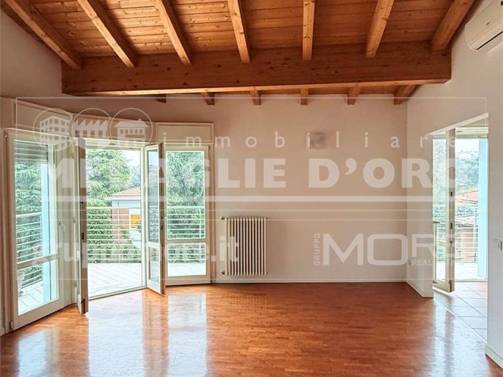 appartamento in vendita a Modena in zona San Lazzaro / Modena Est