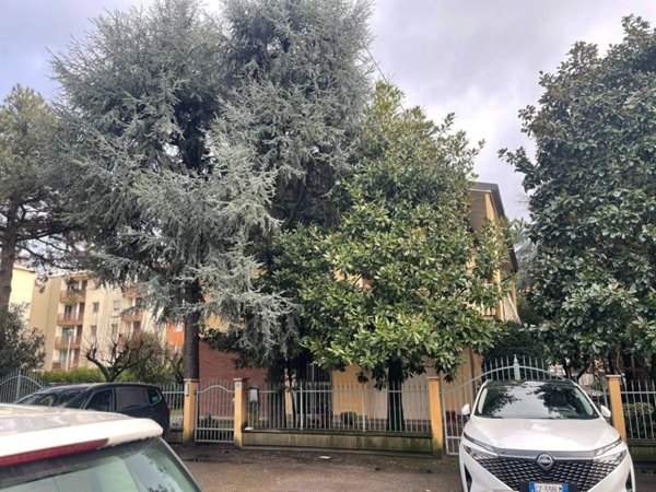 intera palazzina in vendita a Modena in zona San Lazzaro / Modena Est