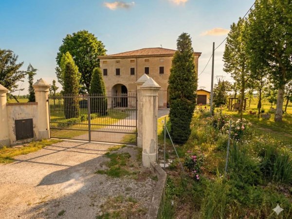casa indipendente in vendita a Modena in zona San Lazzaro / Modena Est