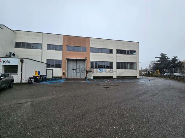 negozio in vendita a Modena in zona Centro Storico