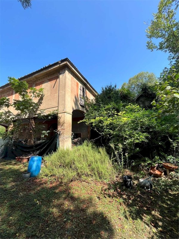 appartamento in vendita a Modena in zona Centro Storico
