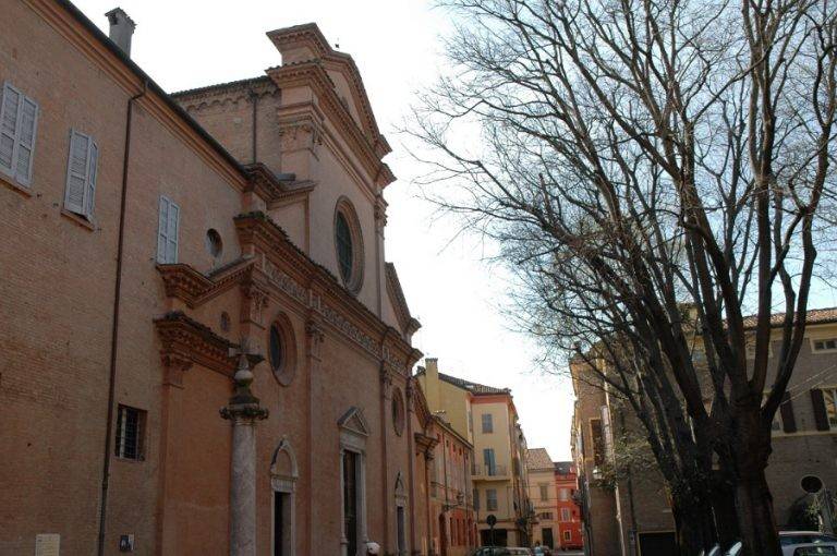 appartamento in vendita a Modena in zona Centro Storico